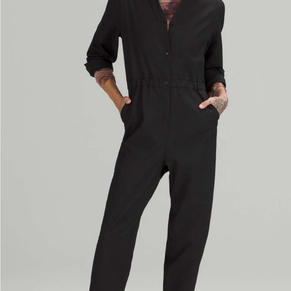 Lululemon women’s vented jumpsuit NAVY